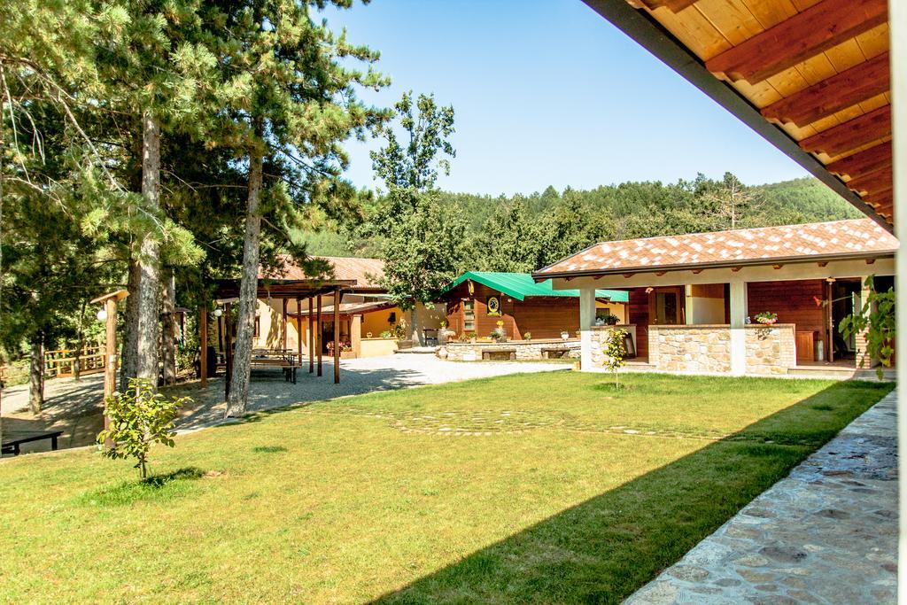 La Taverna Dei Briganti Hotel Cotronei ภายนอก รูปภาพ