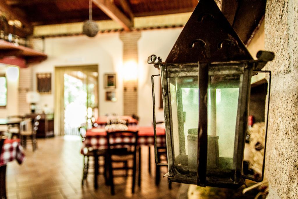 La Taverna Dei Briganti Hotel Cotronei ภายนอก รูปภาพ